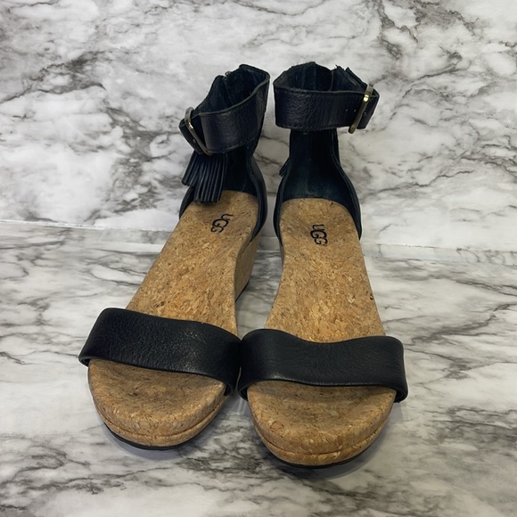 UGG Zoe 2 Wedge Sandals Women’s 6.5 Black Leather Wedge Tassel Zipper Back - Picture 3 of 12